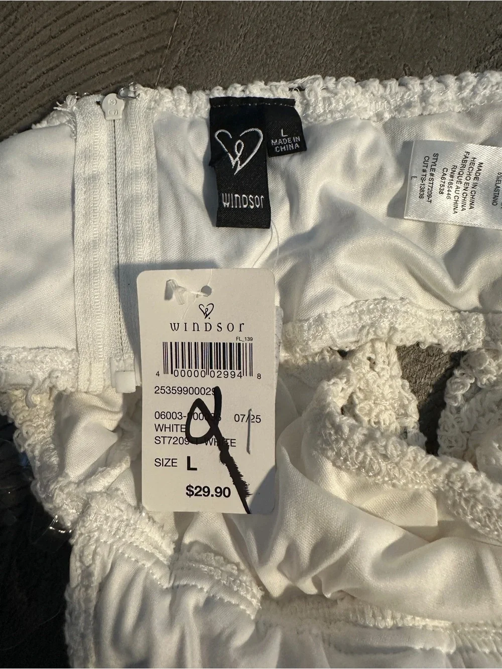 NWT Windsor Womens White Crochet Halter Crop Top Large - Picture 9 of 10
